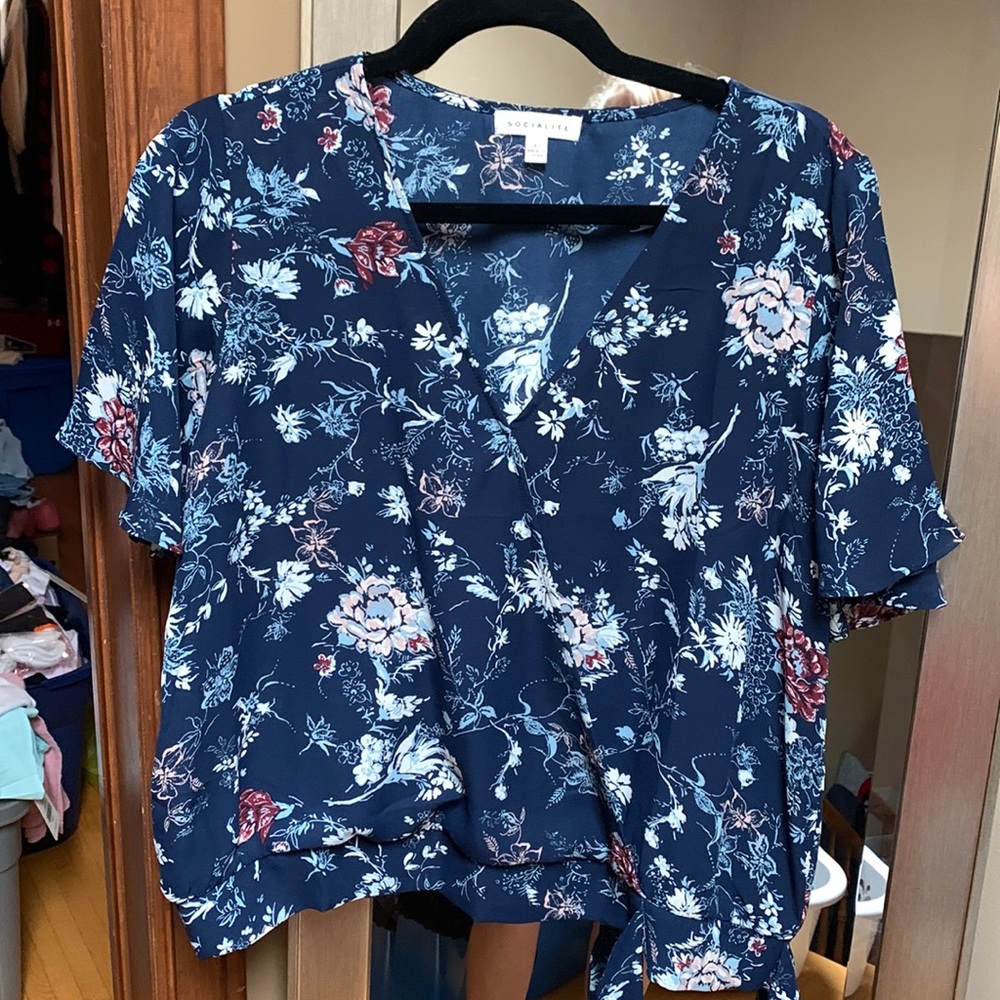 Socialite woman’s blouse, size XL